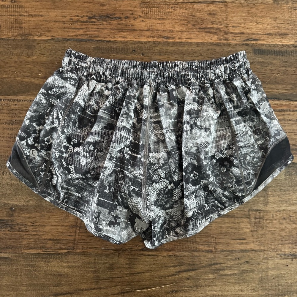 Lululemon Hotty Hot Short II Low Rise Black and Gray Athletic Shorts - Picture 5 of 11
